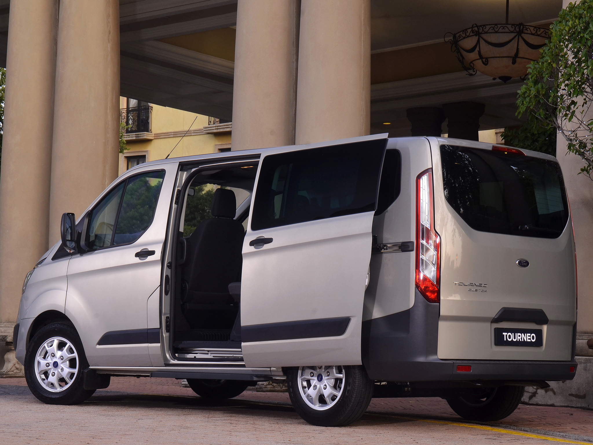 Ford Tourneo 2013